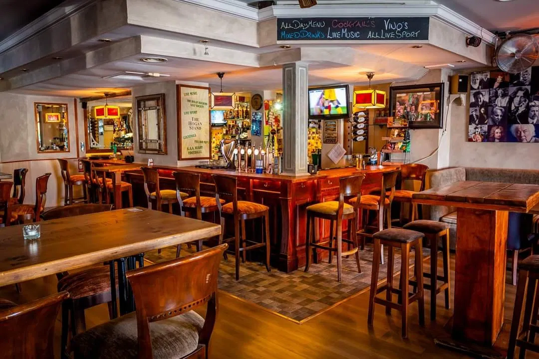 Hogan Stand Sports Bar