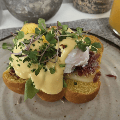 Comfy BRUNCH & BISTRO