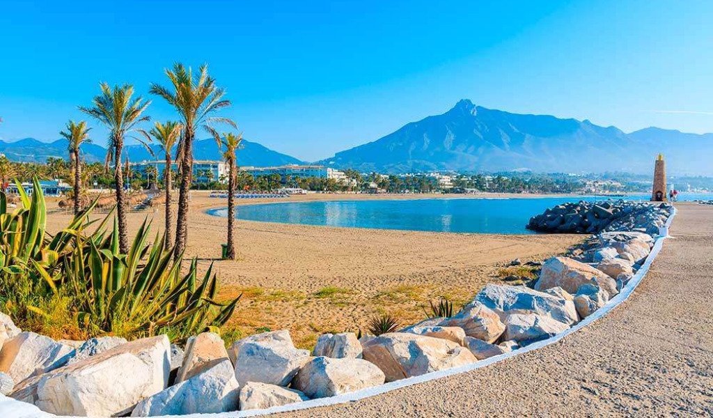 Playa de Puerto Banús
